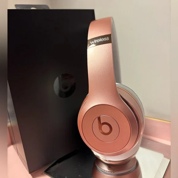 Beats by Dre Solo3 Wireless Headphones - Rose Gold